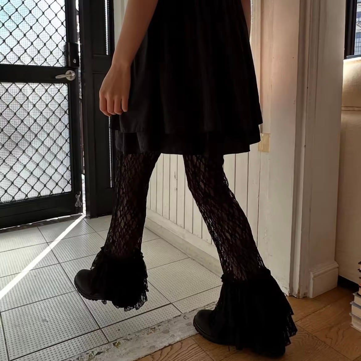 ベルボトムボリュームレースパンツ