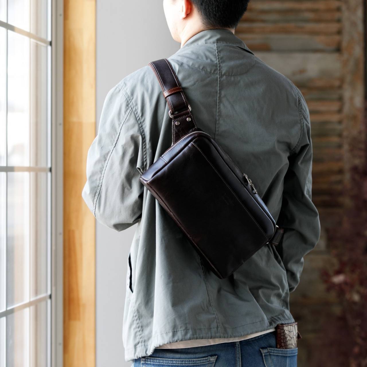 かばん屋さんのボディバッグ（チョコ）dragon factory