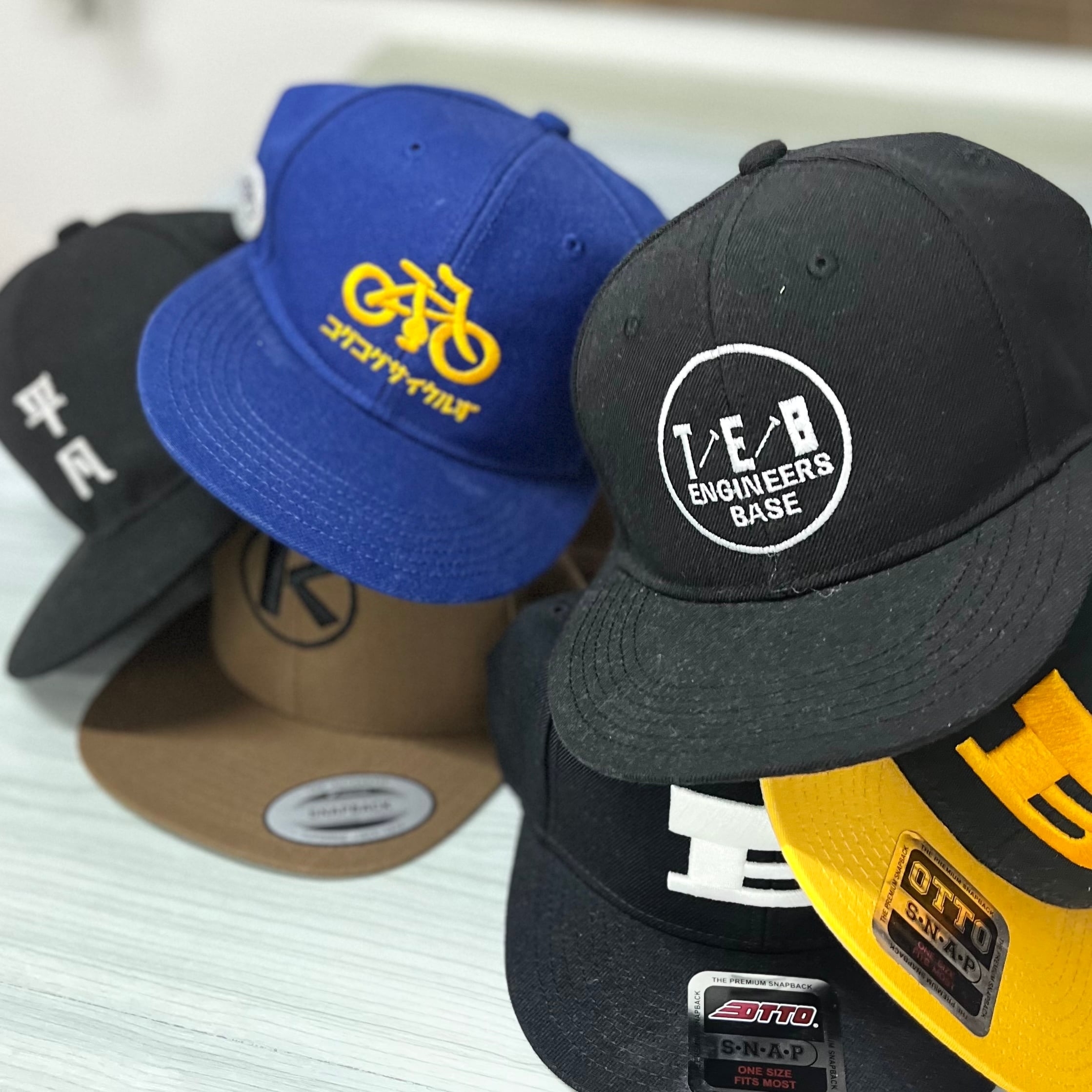 あなただけのオリジナル刺繍カスタマイズキャップ | happycall