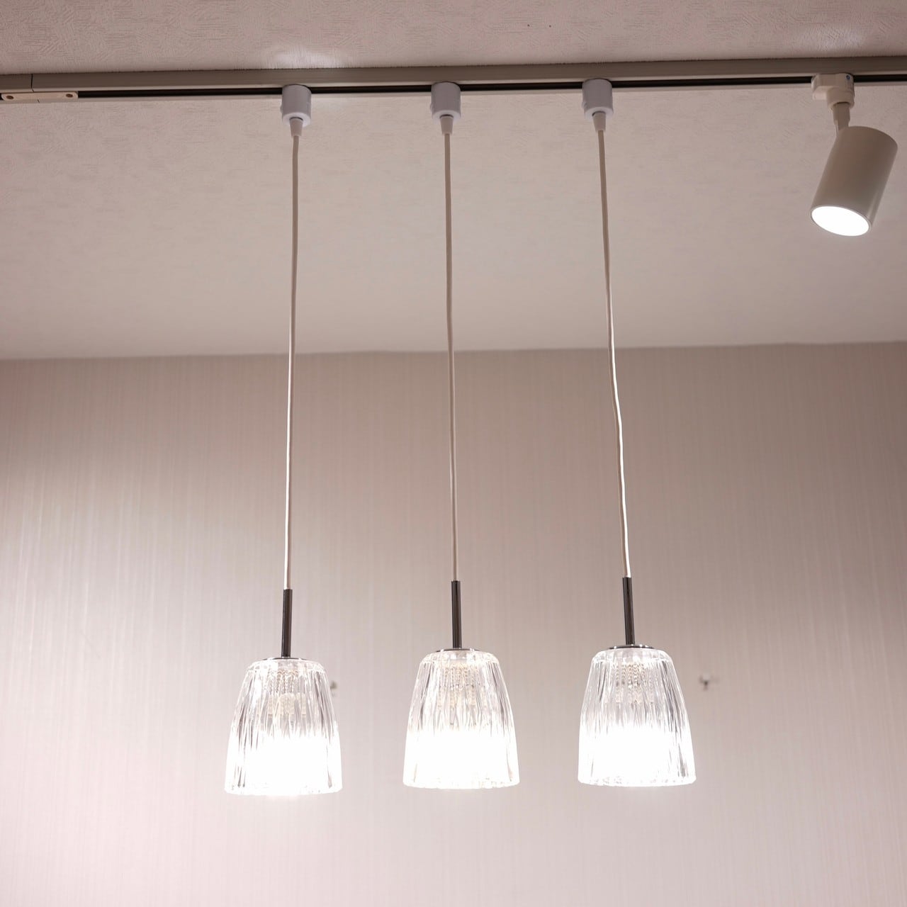 DAIKO ペンダントライト 3灯 ガラス モダン ダイニング