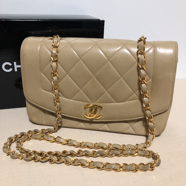 CHANEL シャネル ダイアナフラップ マトラッセ チェーン ショルダー