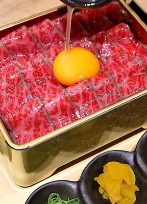 A5ランク和牛ヒレ・うに・いくら 極み重 〈プレミアム飲食券〉