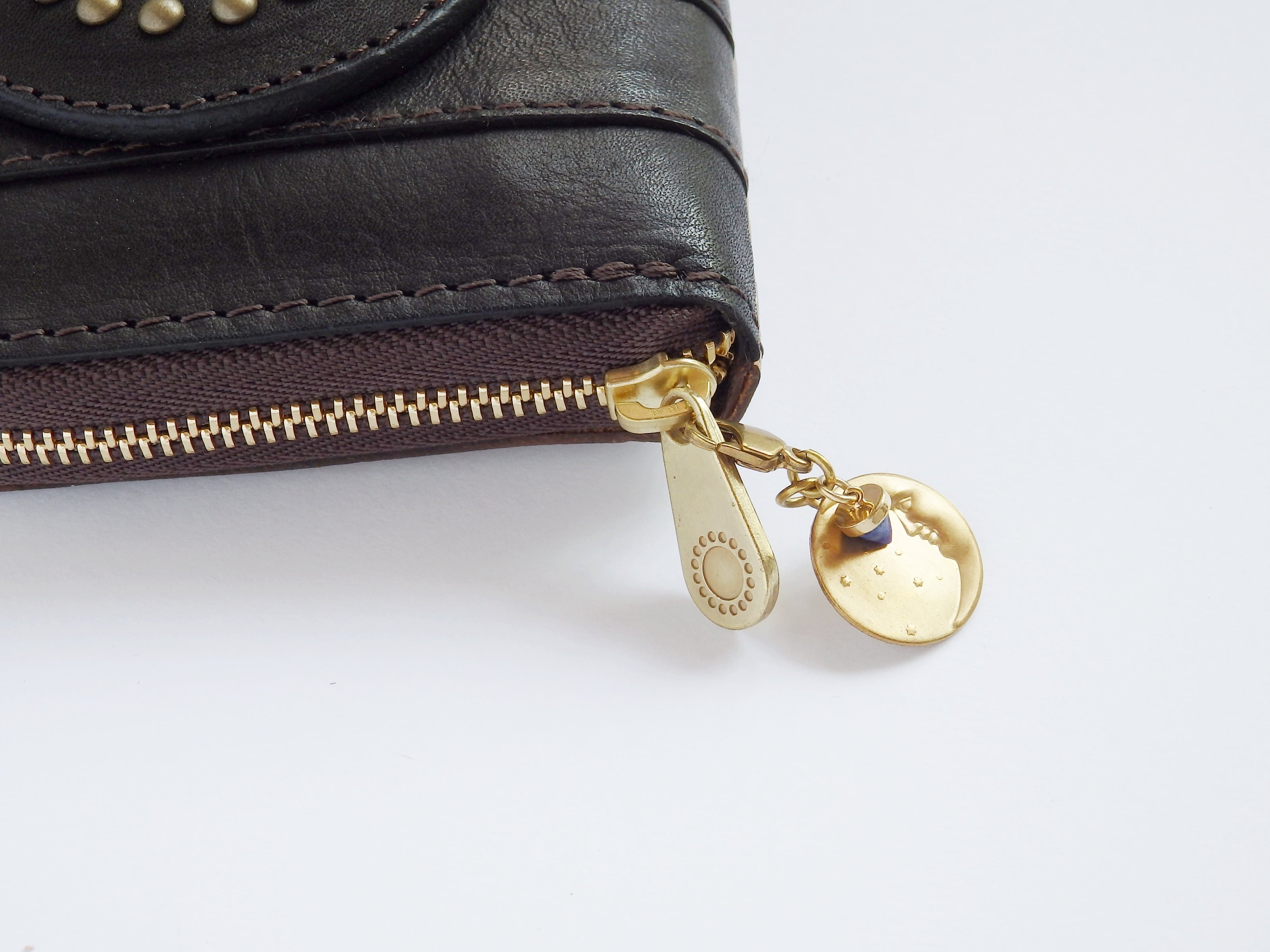 MOQUIP ー FLP限定ガルーシャラウンドパース ブラック ー | flponline