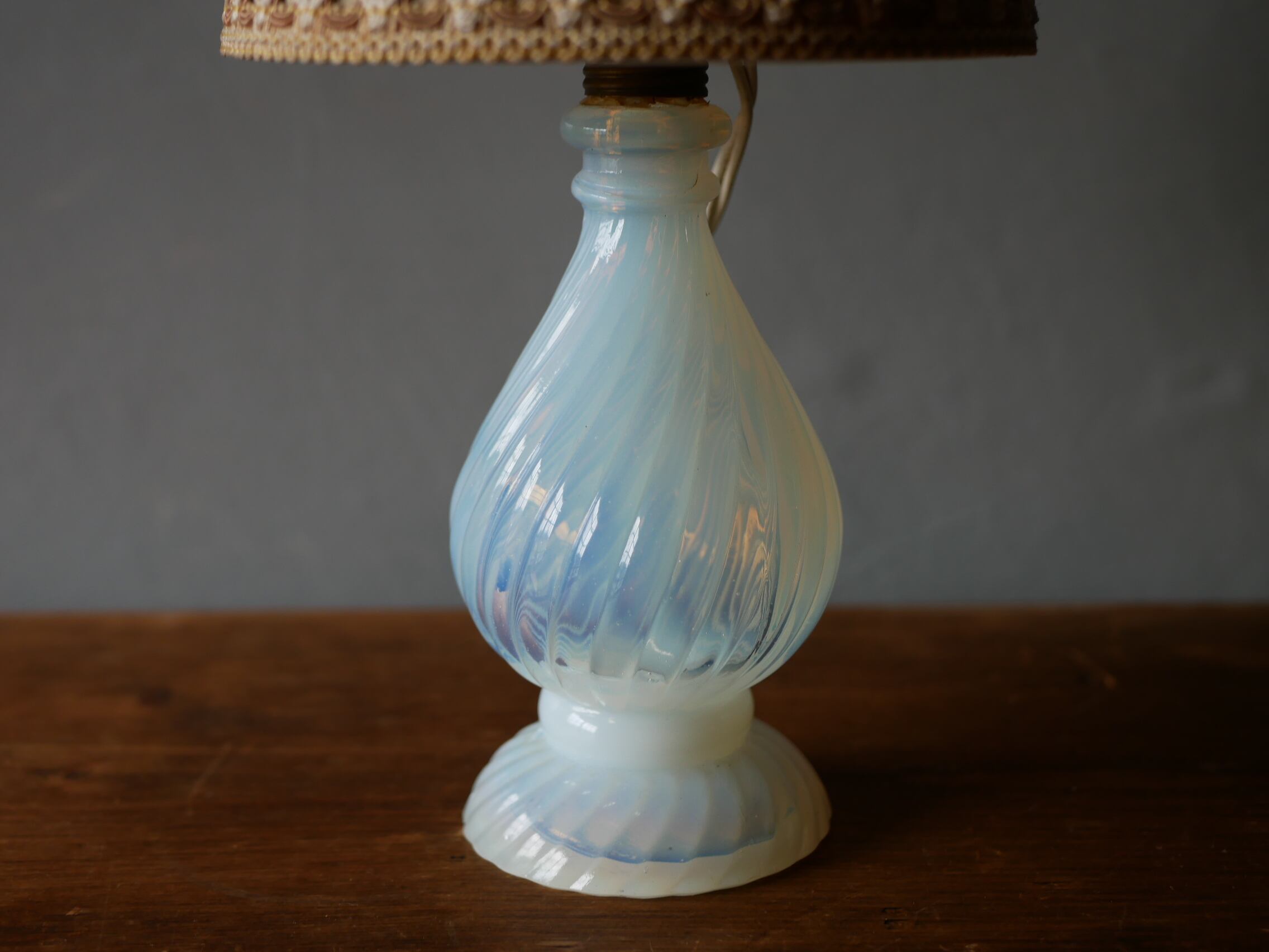 アンティーク ブロカント オパールセント オパリン ガラス ランプシェード