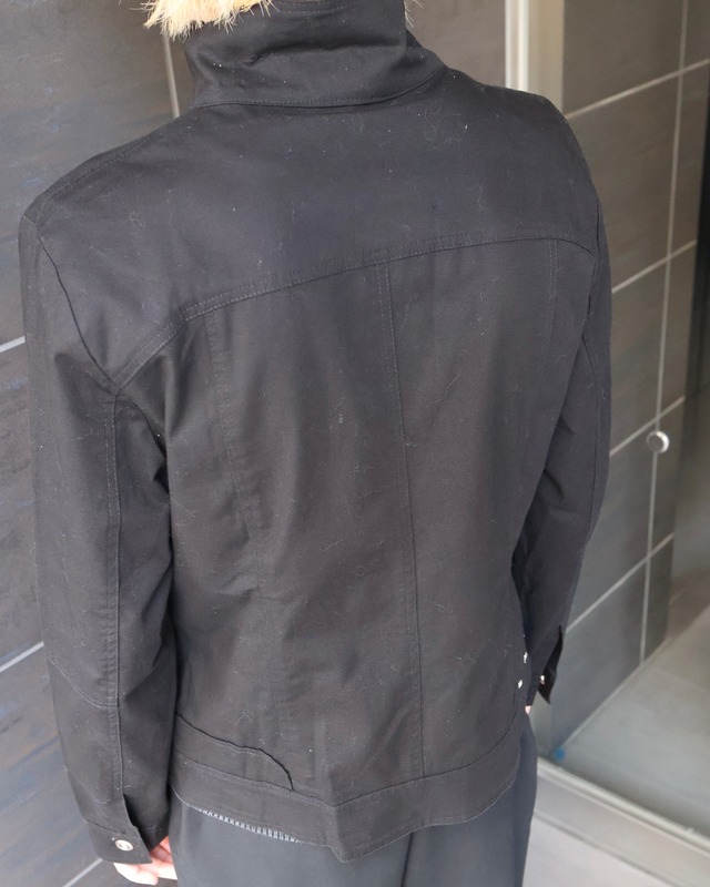 button design zip up blouson