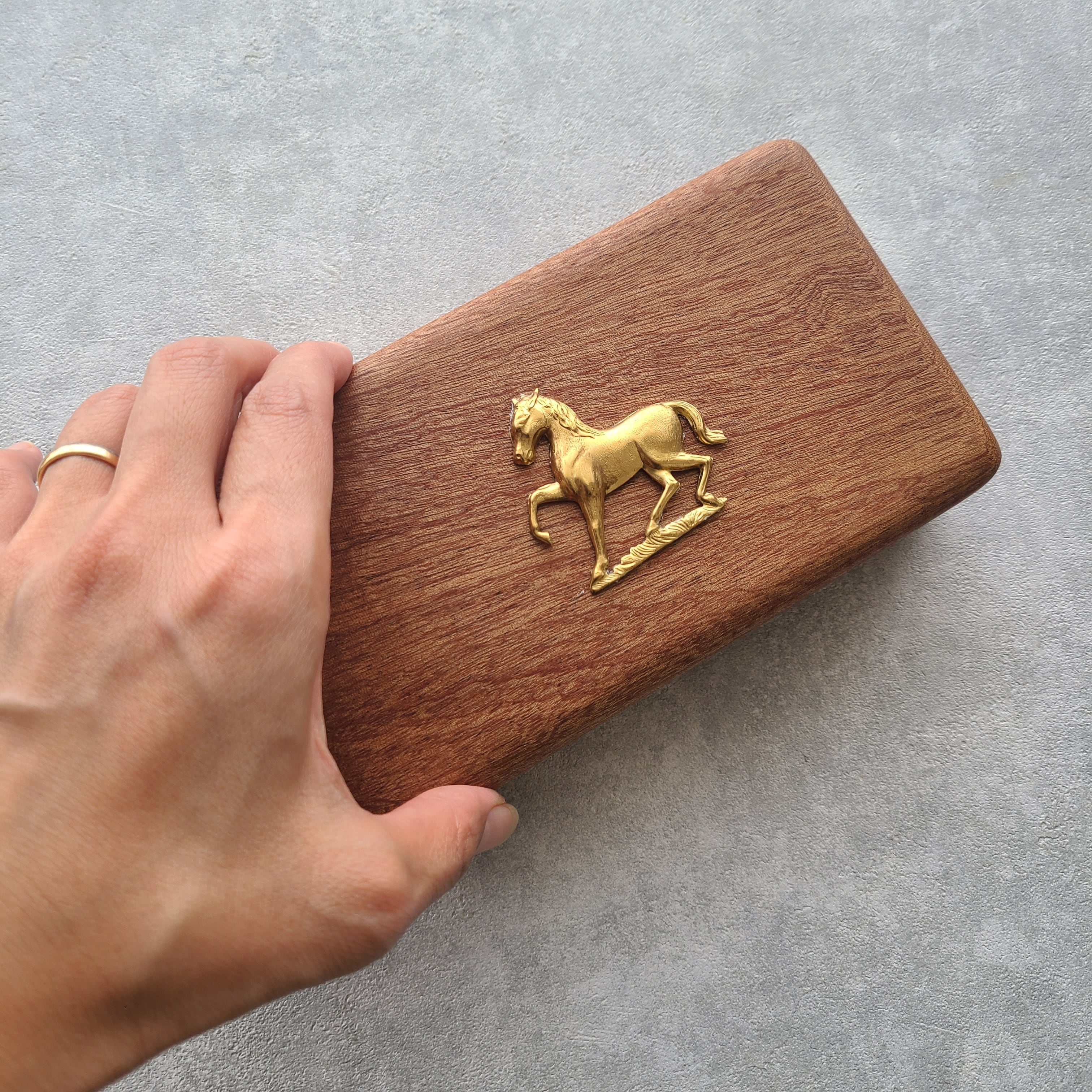 ギフト対応】馬モチーフ付きジュエリーケース｜大人可愛い木製