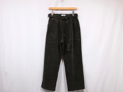 PERS PROJECTS” DEVIN CORD BELTED TROUSERS FOREST GREEN“