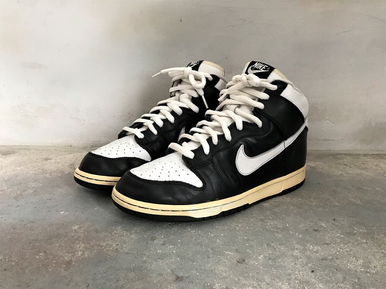 2004 NIKE DUNK HI BLACK/WHITE