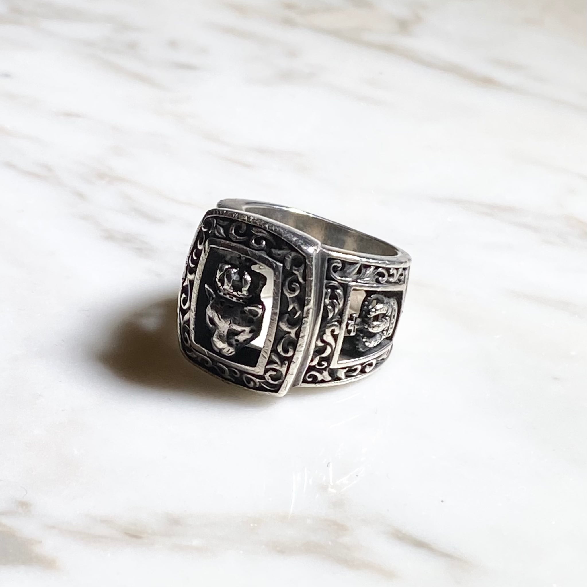 JUSTIN DAVIS heavy gauge silver panther×crown motif ring | NOIR ONLINE