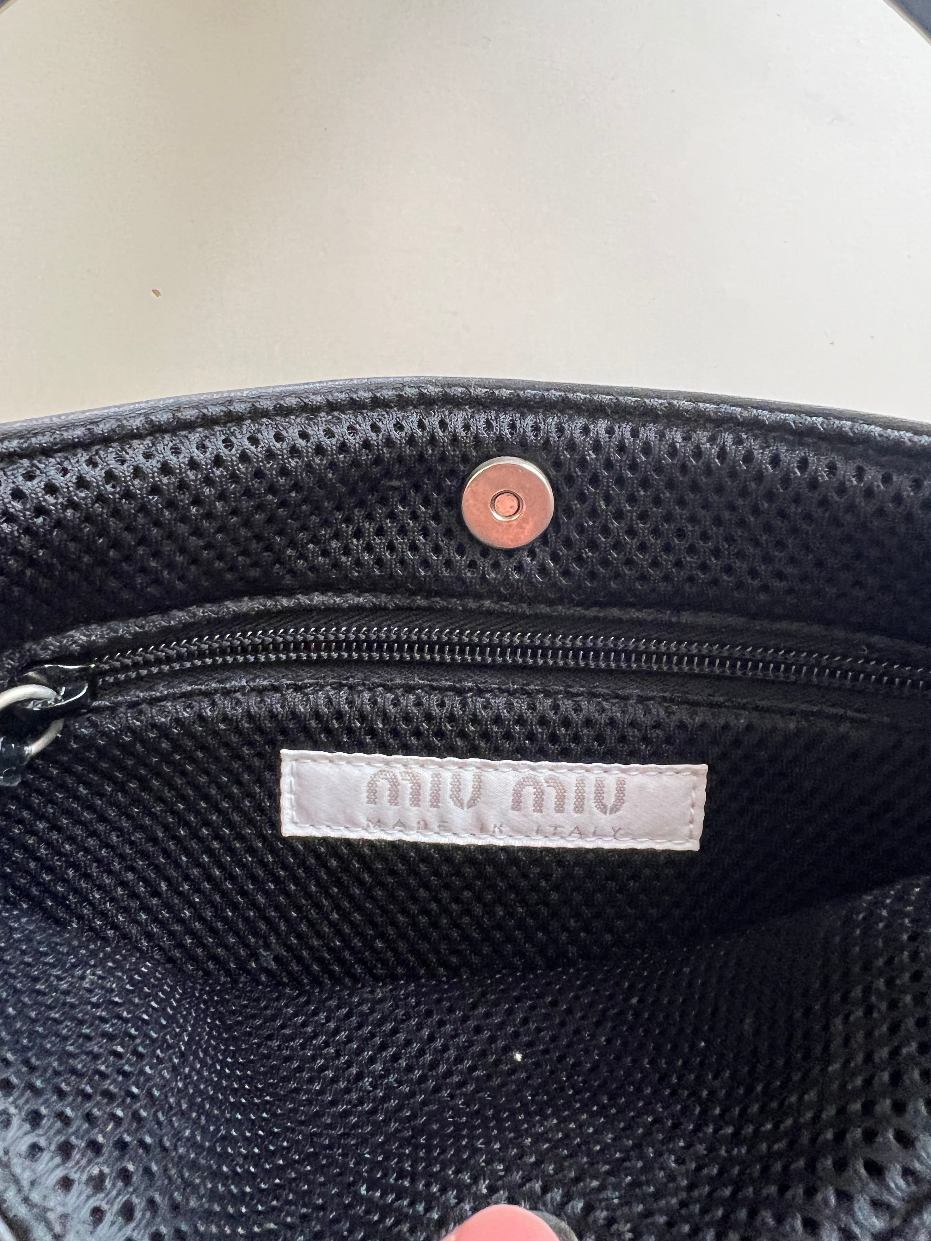 SS2000 MIU MIU LEATHER BODY BAG | triptraproll