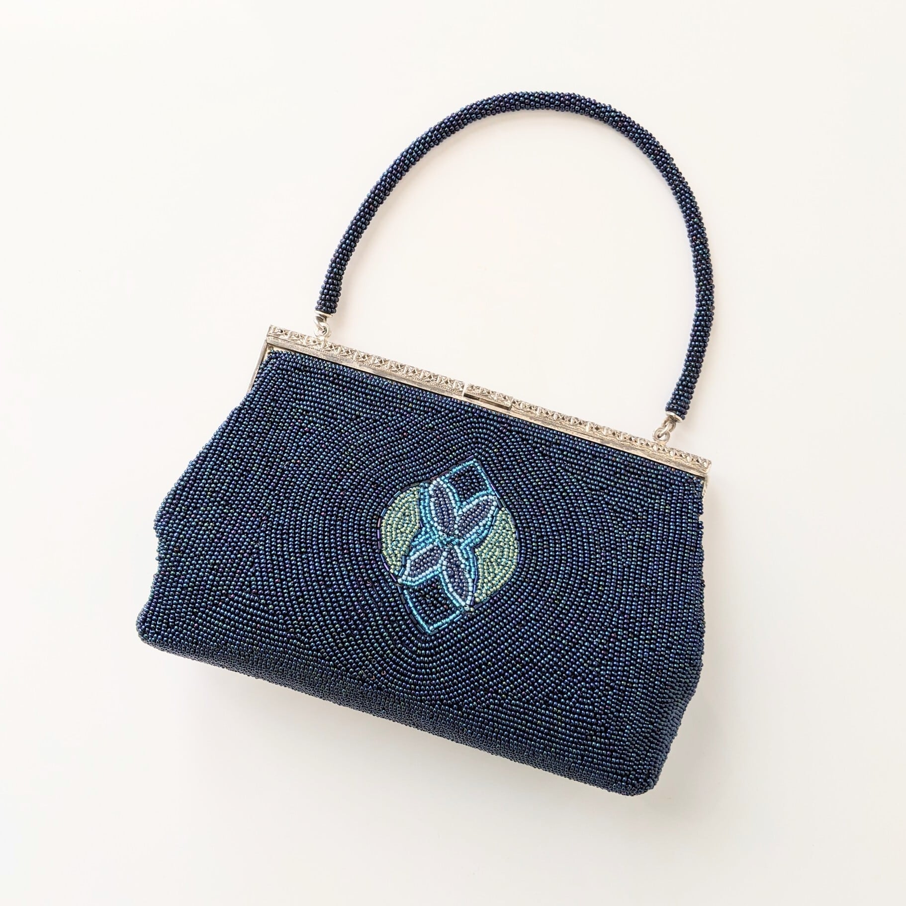 Vintage】ビーズ刺繍バッグ パーティーバッグ 幾何学模様 青 Vintage】ビーズ刺繍バッグ パーティーバッグ 幾何学模様 青