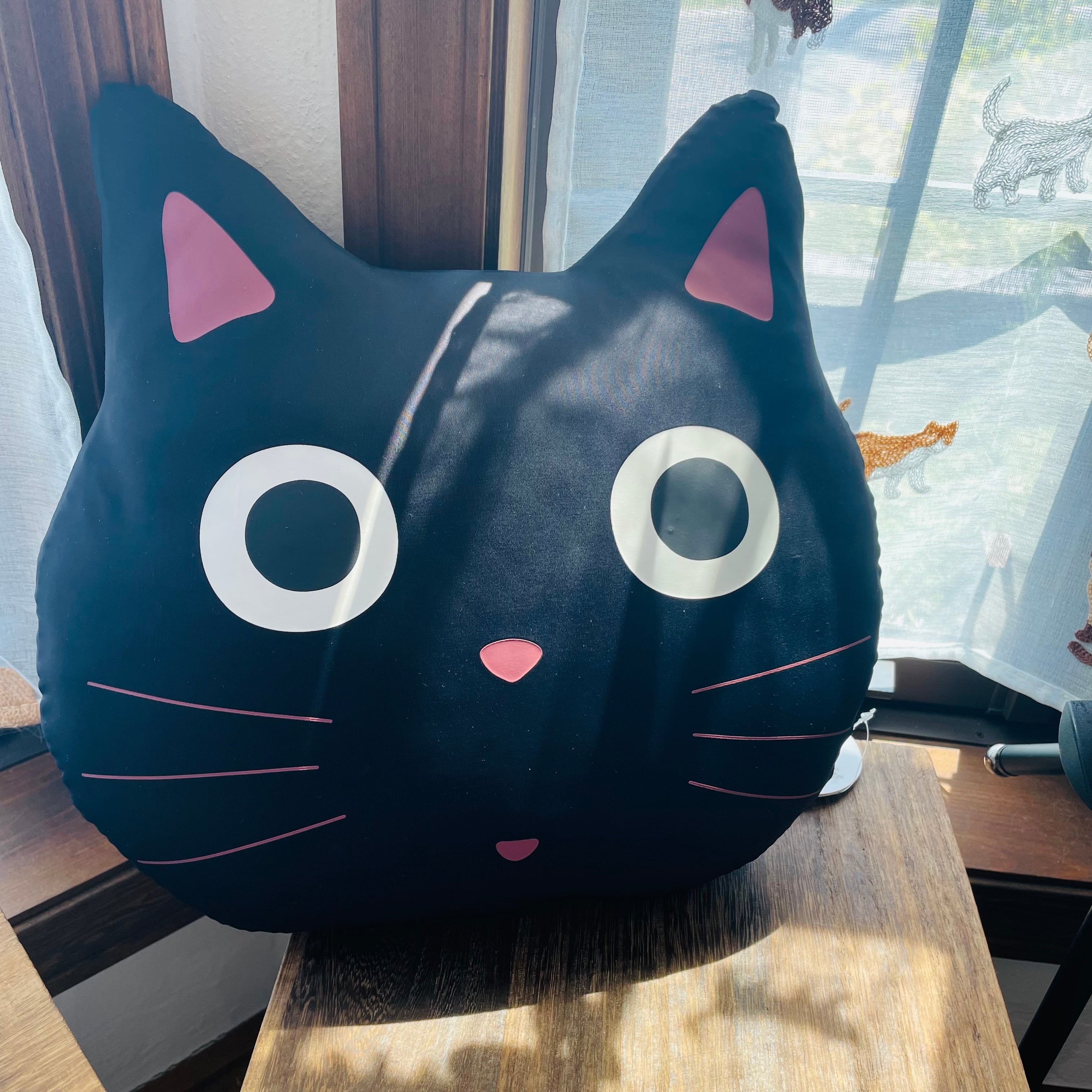 クッション｜猫型｜くろ猫 猫 ねこ ネコ 猫型 猫雑貨 猫モチーフ ダイカット クッション ねこグッズ かわいい レディース 癒やし プレゼント ギフト 贈り物 誕生日