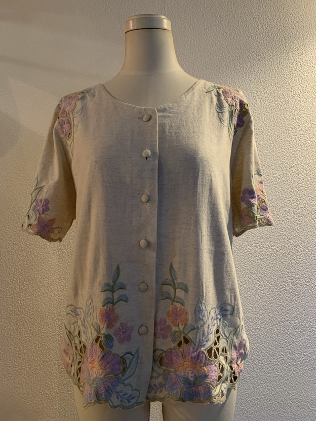 1990's Embroidery No Collar Blouse