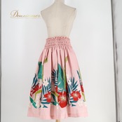 フラダンス 衣装 Aloha Emika アロハエミカ パウスカート ピンク系 ハイビスカス柄 プルメリア柄 花柄 植物柄 ハワイアンプリント ハワイアン アロハ フラ ダンス レッスン 練習 ハワイアンダンス シングル スカート フレア グリーン系 レッド系 ホワイト系 華やか 鮮やか かわいい おしゃれ