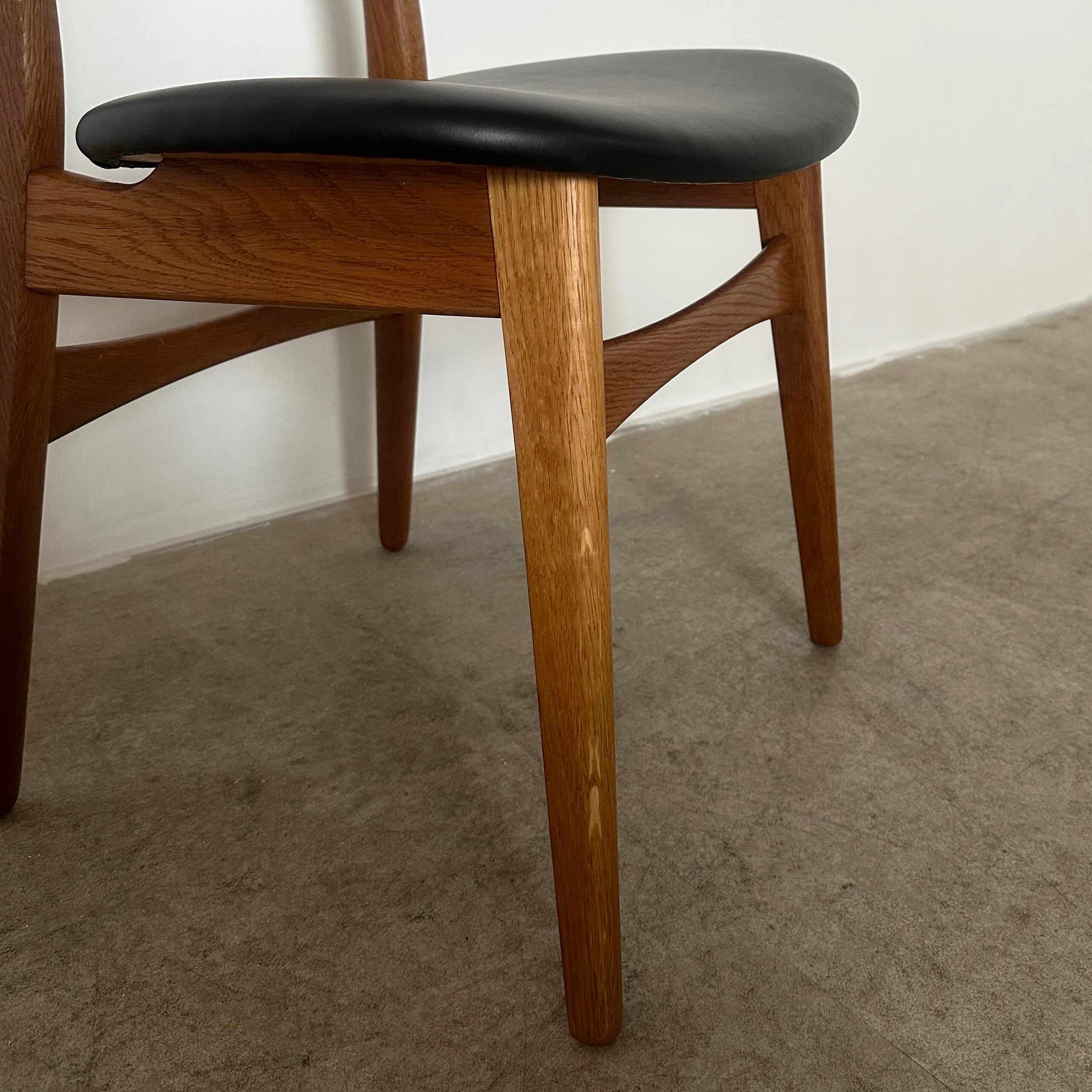 Dining chair CH-30 by Hans J Wegner for Carl Hansen & Son /CH058-4