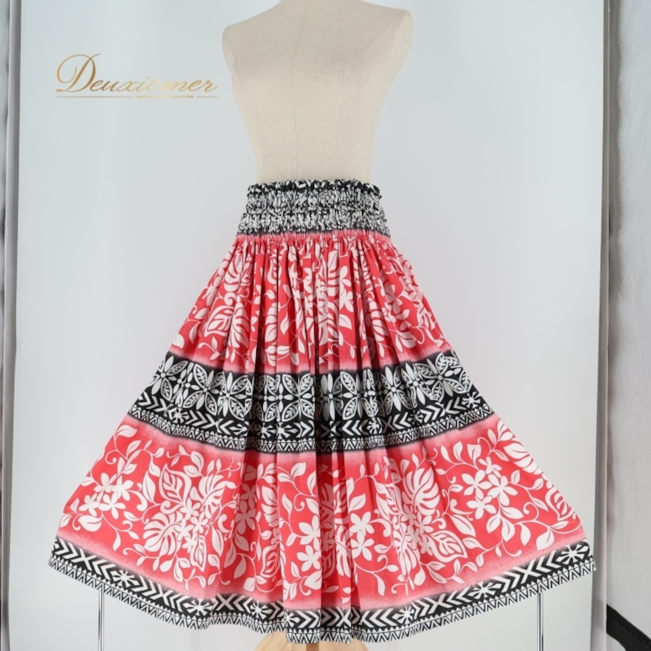 フラダンス 衣装 パウスカート レッド系 日本製 ブラック系 ホワイト系 シングル プルメリア柄 モンステラ柄 かわいい 鮮やか 華やか 明るい ハワイアン アロハ ハワイアンプリント フラ ダンス レッスン 練習 ハワイ おしゃれ レディース