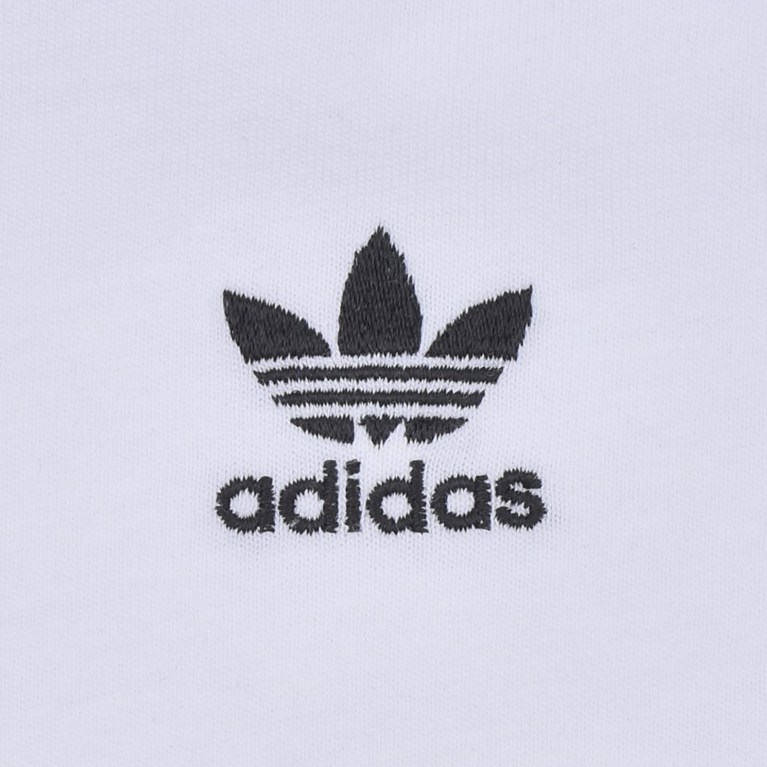 50%OFF】adidas クロップドTシャツ(ミニ刺繍ロゴ) | VOLCAN&APHRODITE