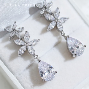 キュービックジルコニア ブライダル イヤリング・ピアス マーキスフラワードロップビジュー|ウェディングアクセサリー