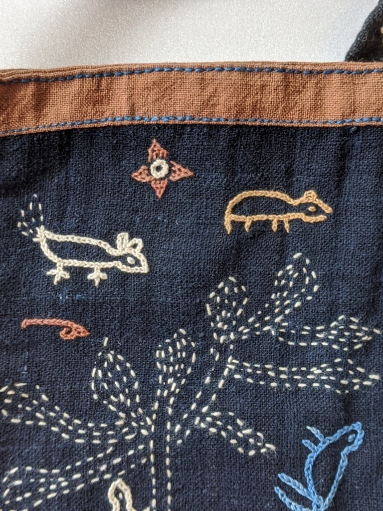 ラオス 布 レンテン族の刺繍画