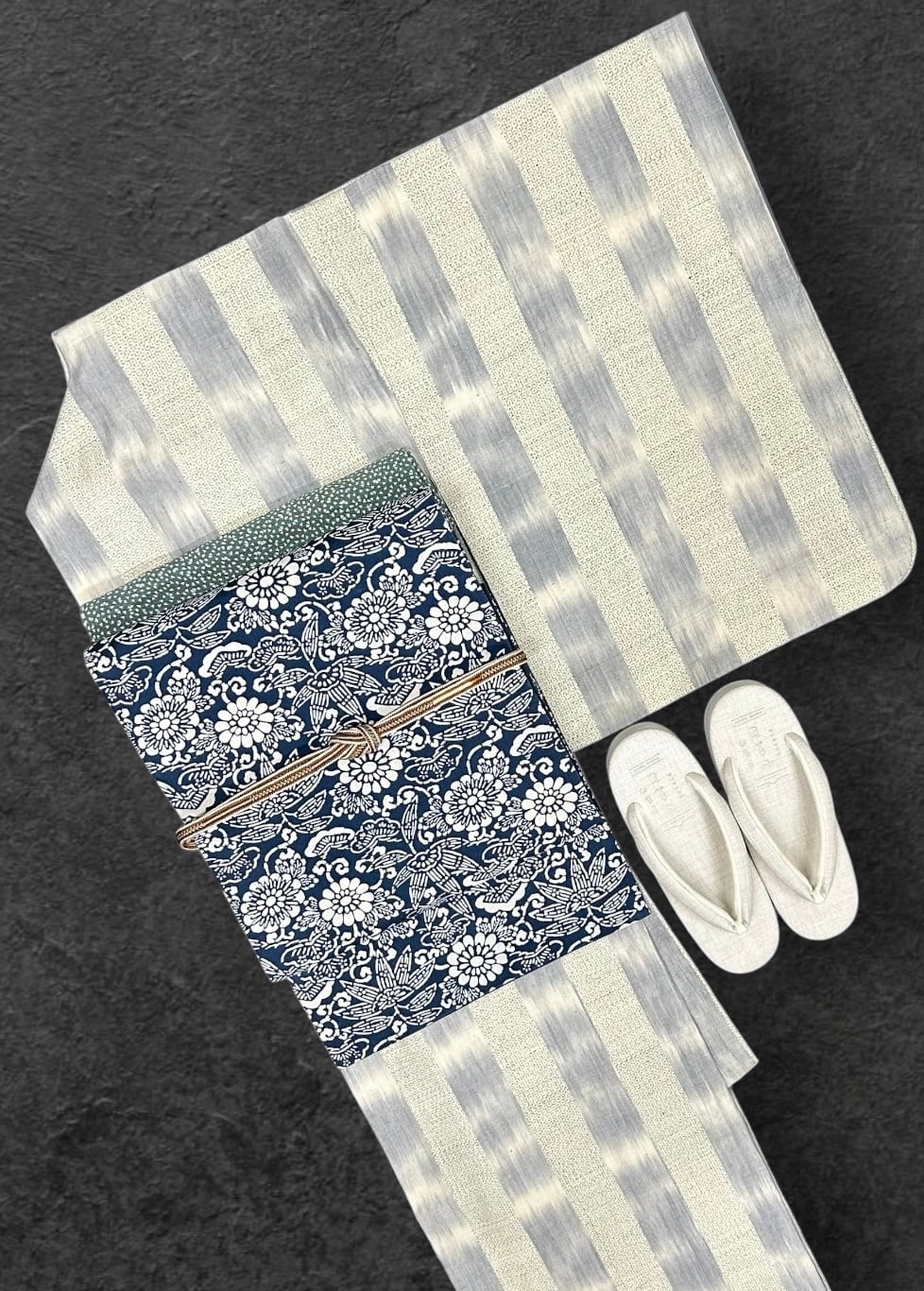 大島紬 雄黄色 十字絣 証紙あり 裄丈 68.5㎝ K5101 | 着物 ひょうたん堂