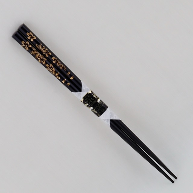 76  輪島うるし箸　黒塗／春秋沈金