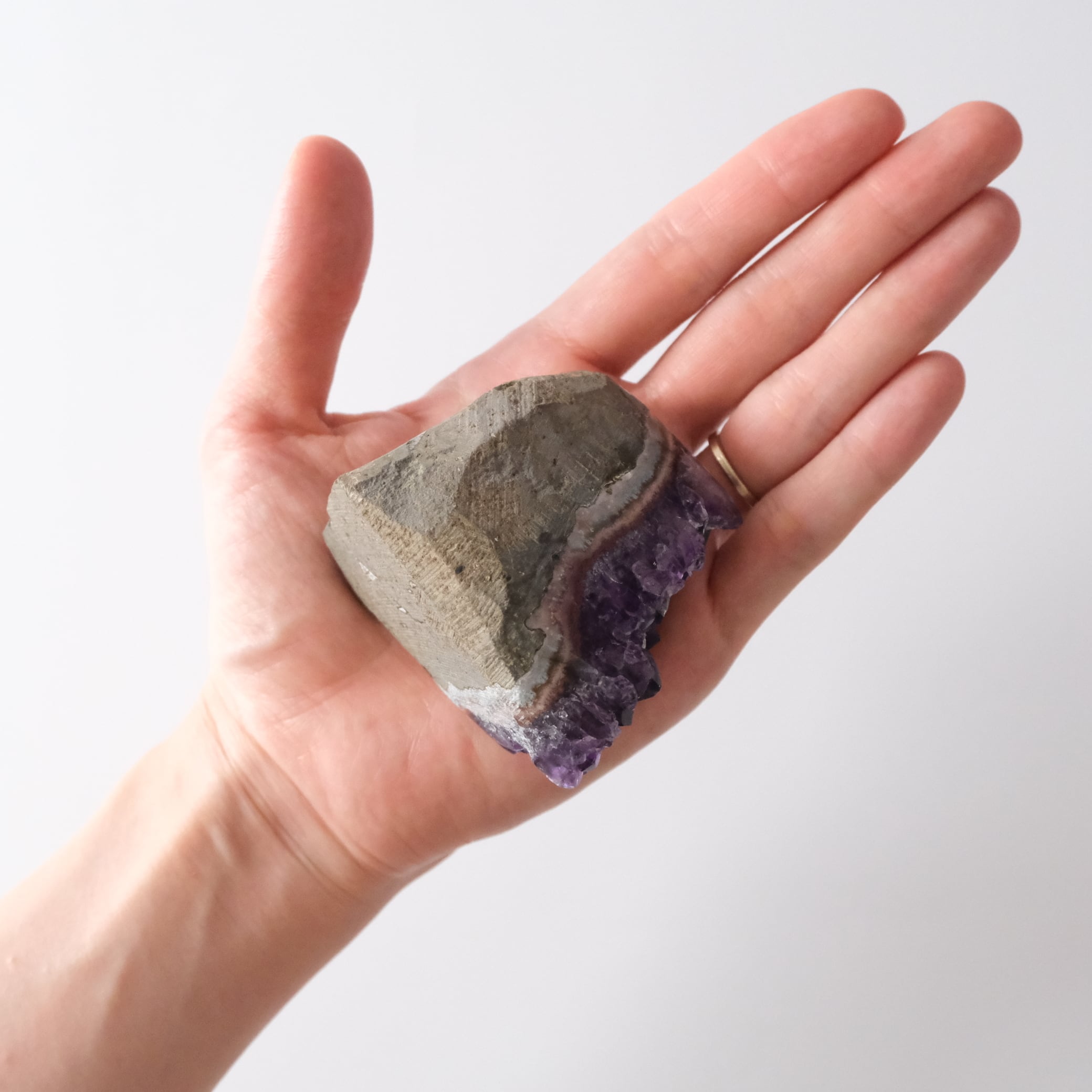 アメジストのジオード（ハーフポリッシュ）〇 紫水晶 | ふれる
