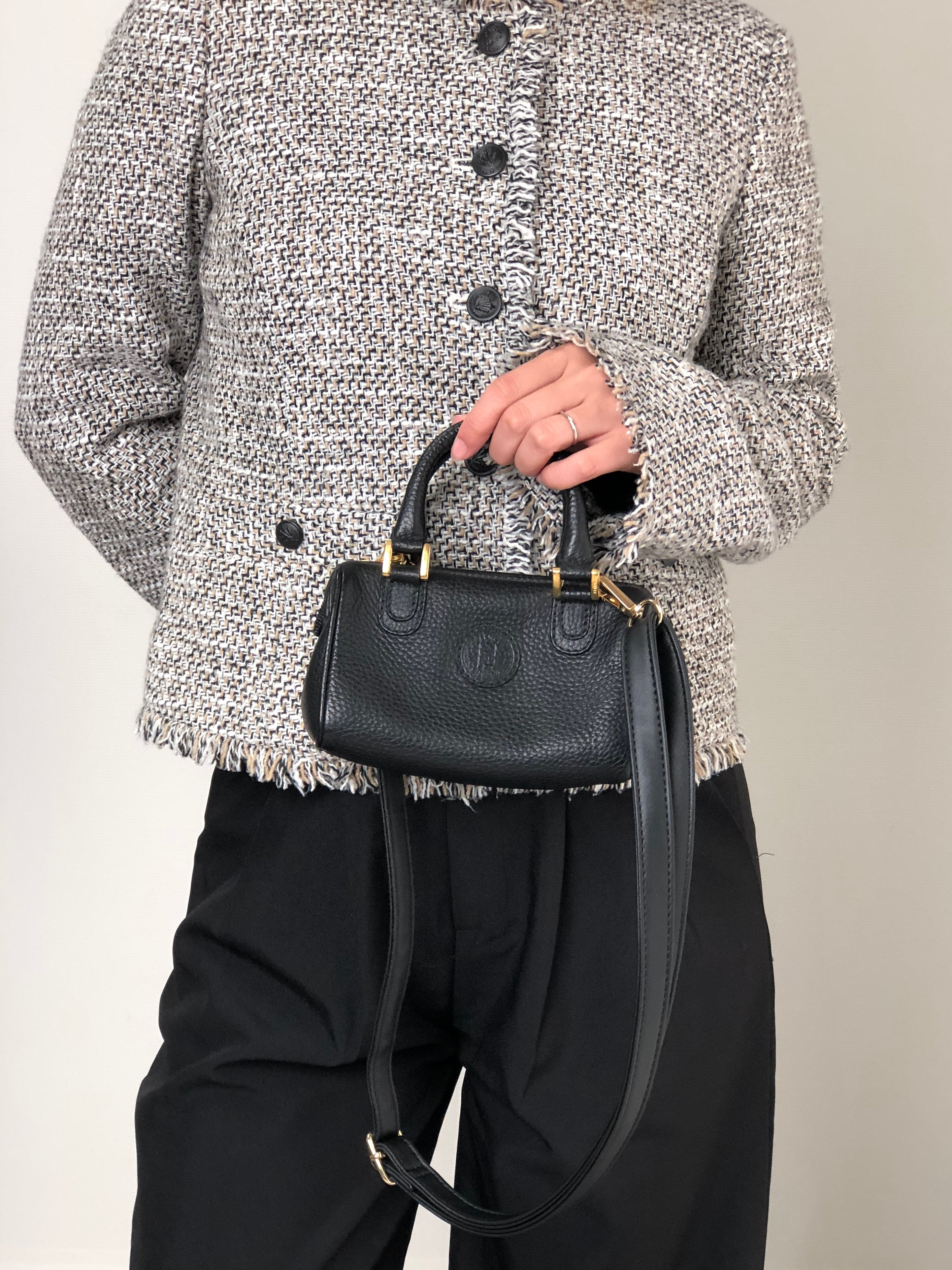 FENDI フェンディ ショルダーバッグ ブラック FFロゴ レザー 2WAY