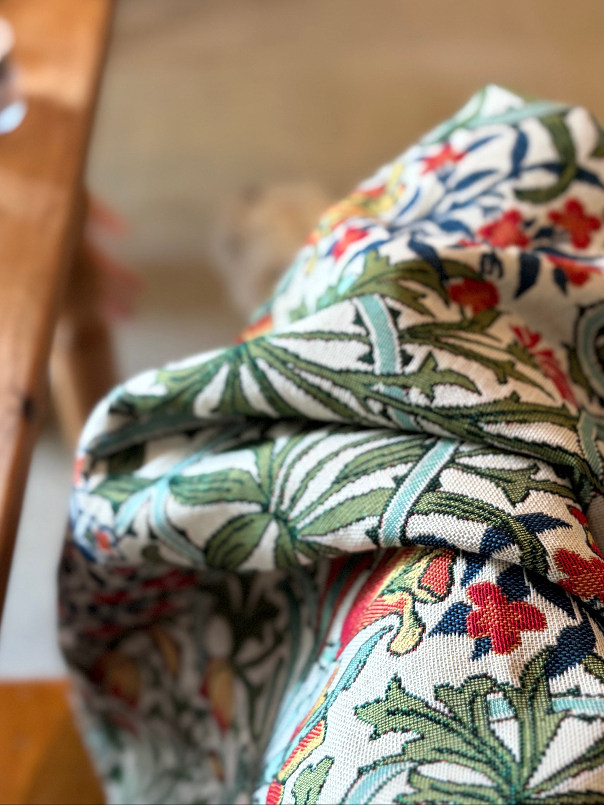 再入荷?? Fabric生地 トワルドジュイ（Toile de Jouy)／4.レッド 約100