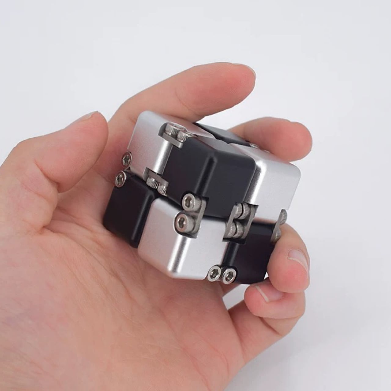 インフィニティキューブ MagicCube｜デザイン性と実用性を兼ね備えた