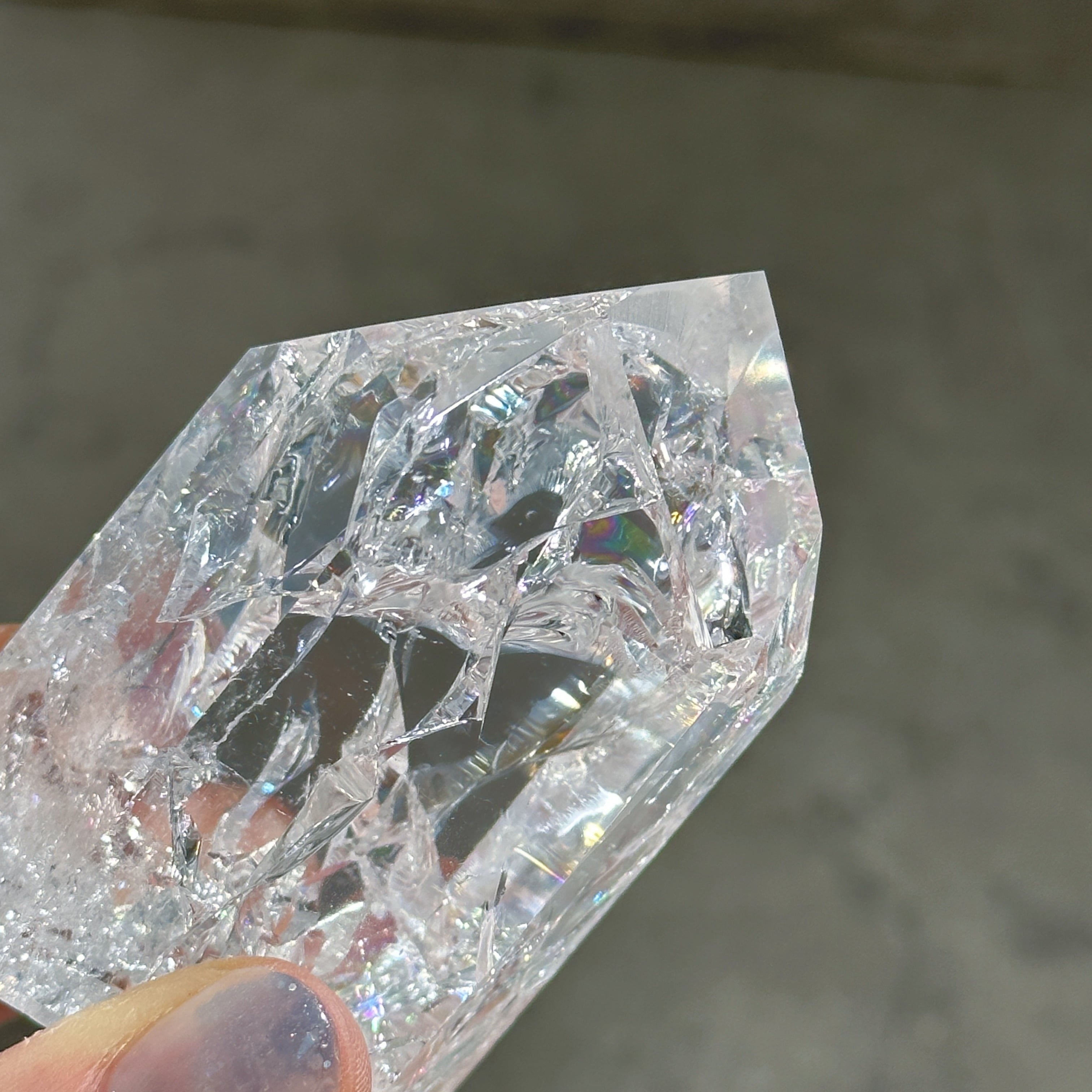アイリス　クラック　水晶　めちゃくちゃ綺麗です^_^ アイリス クラック 水晶 めちゃくちゃ綺麗です^^ クラック