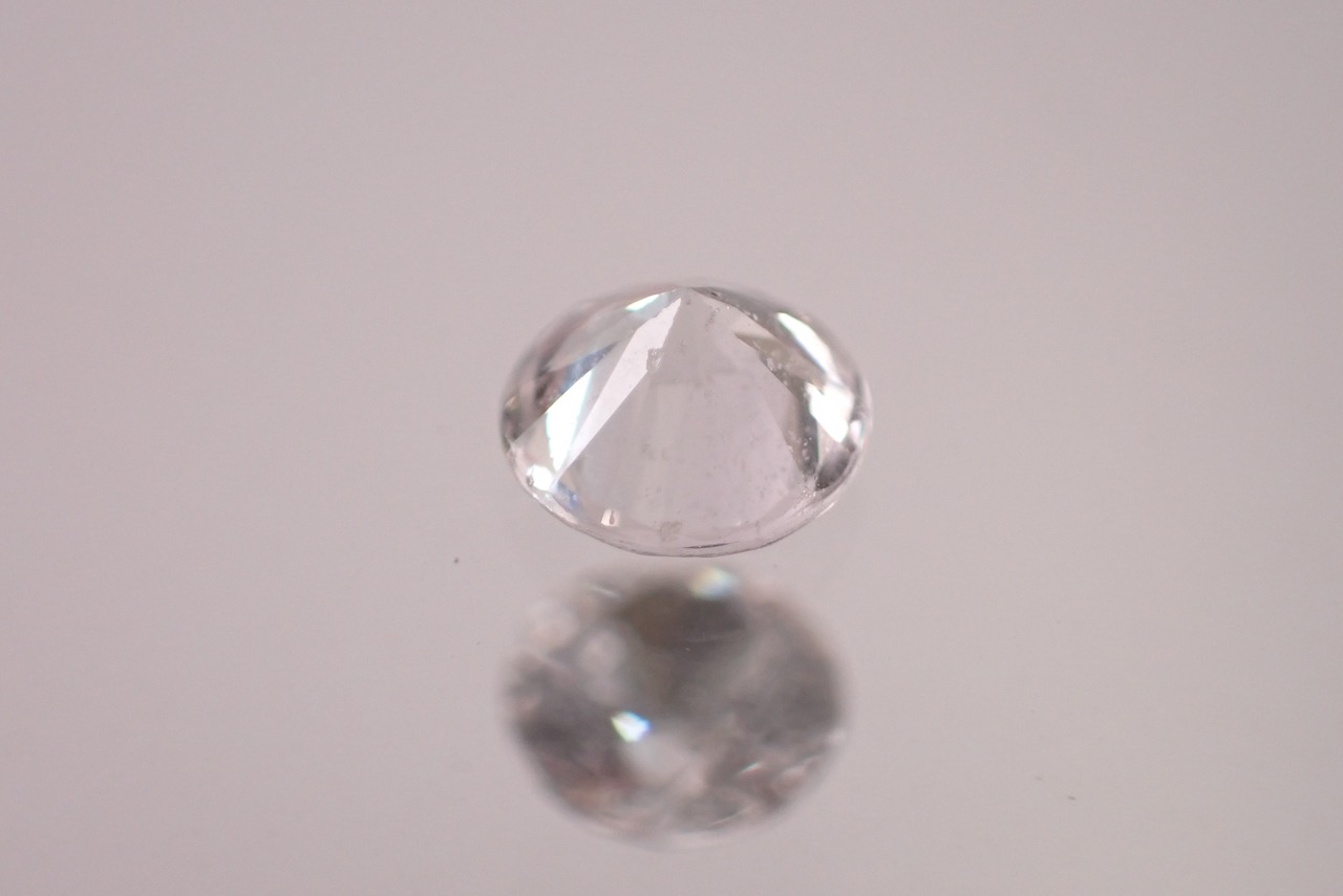 ホワイトサファイア　0.24ct　[D2-321]