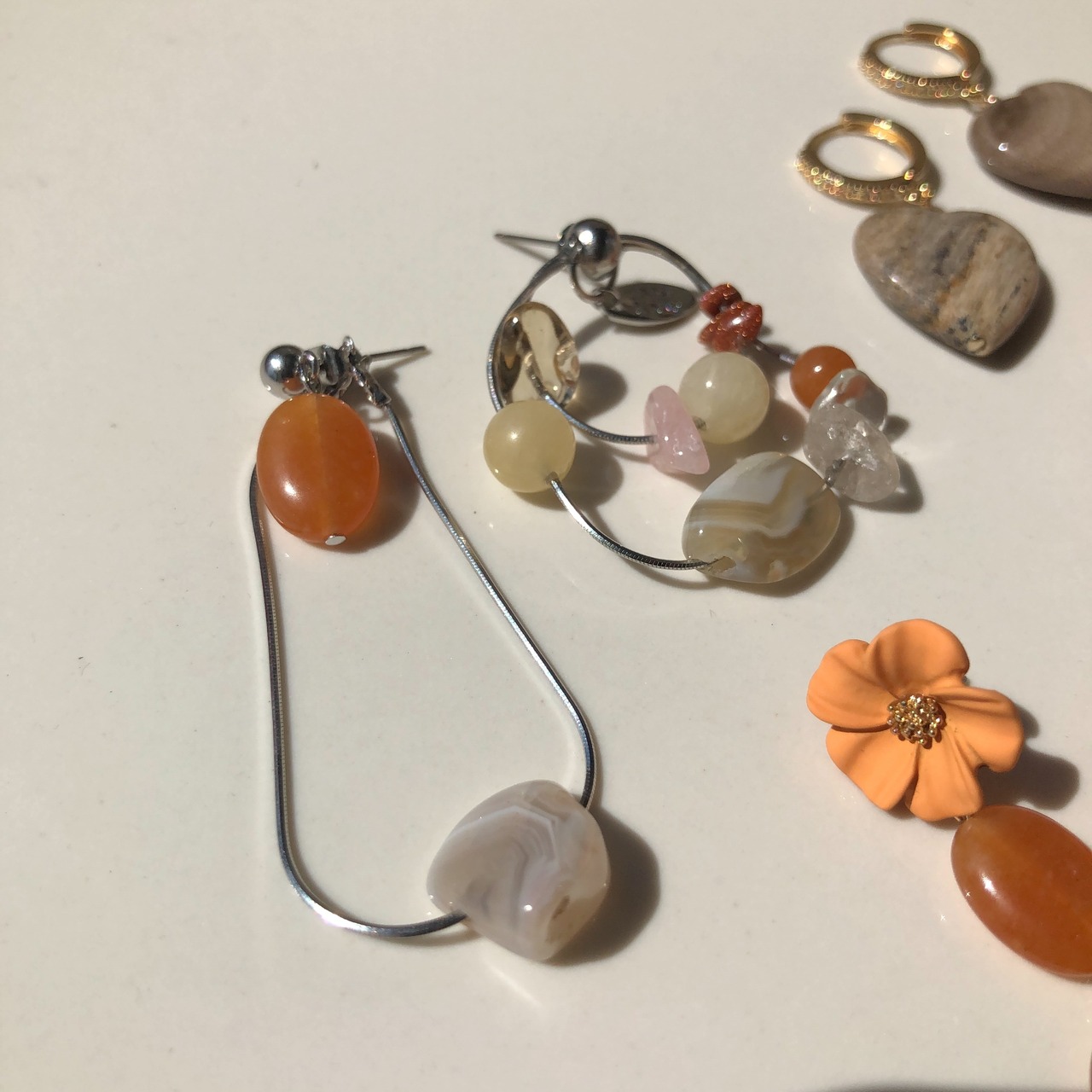 ［orange］スネークチェーン 天然石ピアス