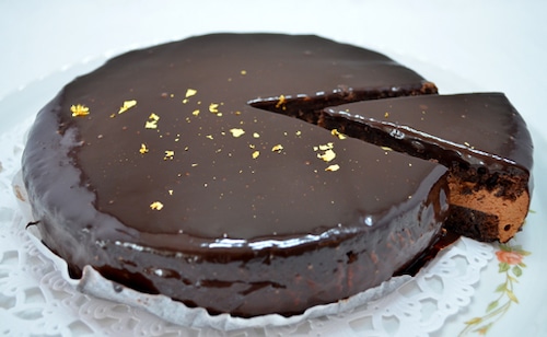 チョコレートケーキ　ショコラグラサージュ（ホールタイプ）(AM-010)