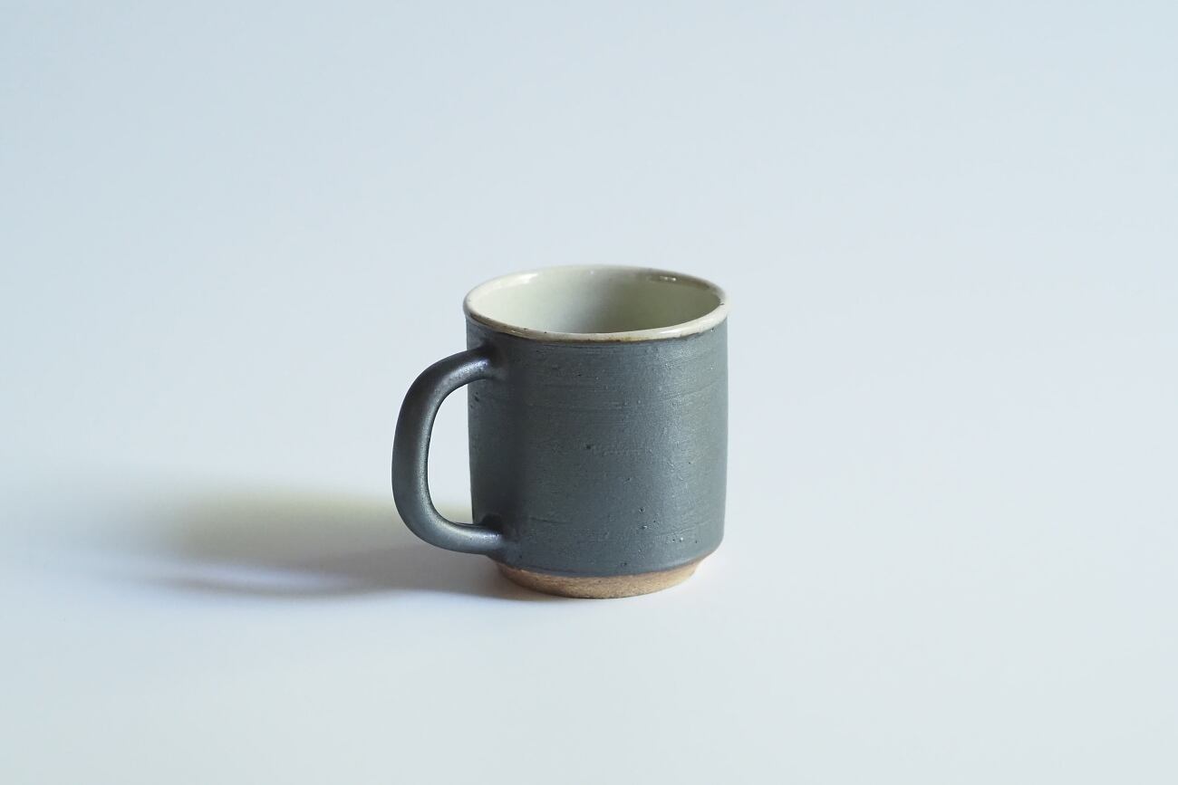 角マグS(H8cm・黒マット)服部克哉