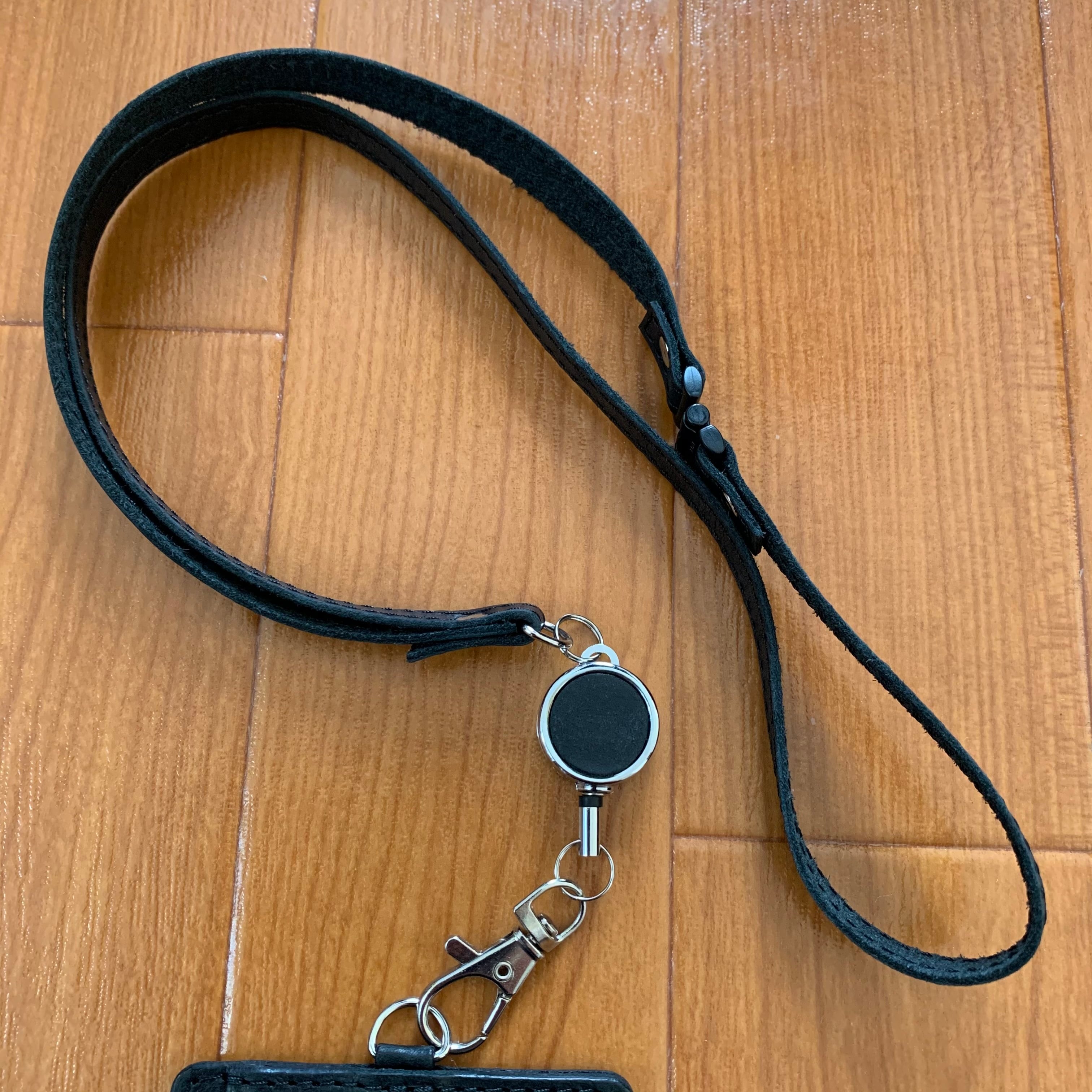 R.E.F.S” レザーカードケース（ネックストラップ付き） | Wishes