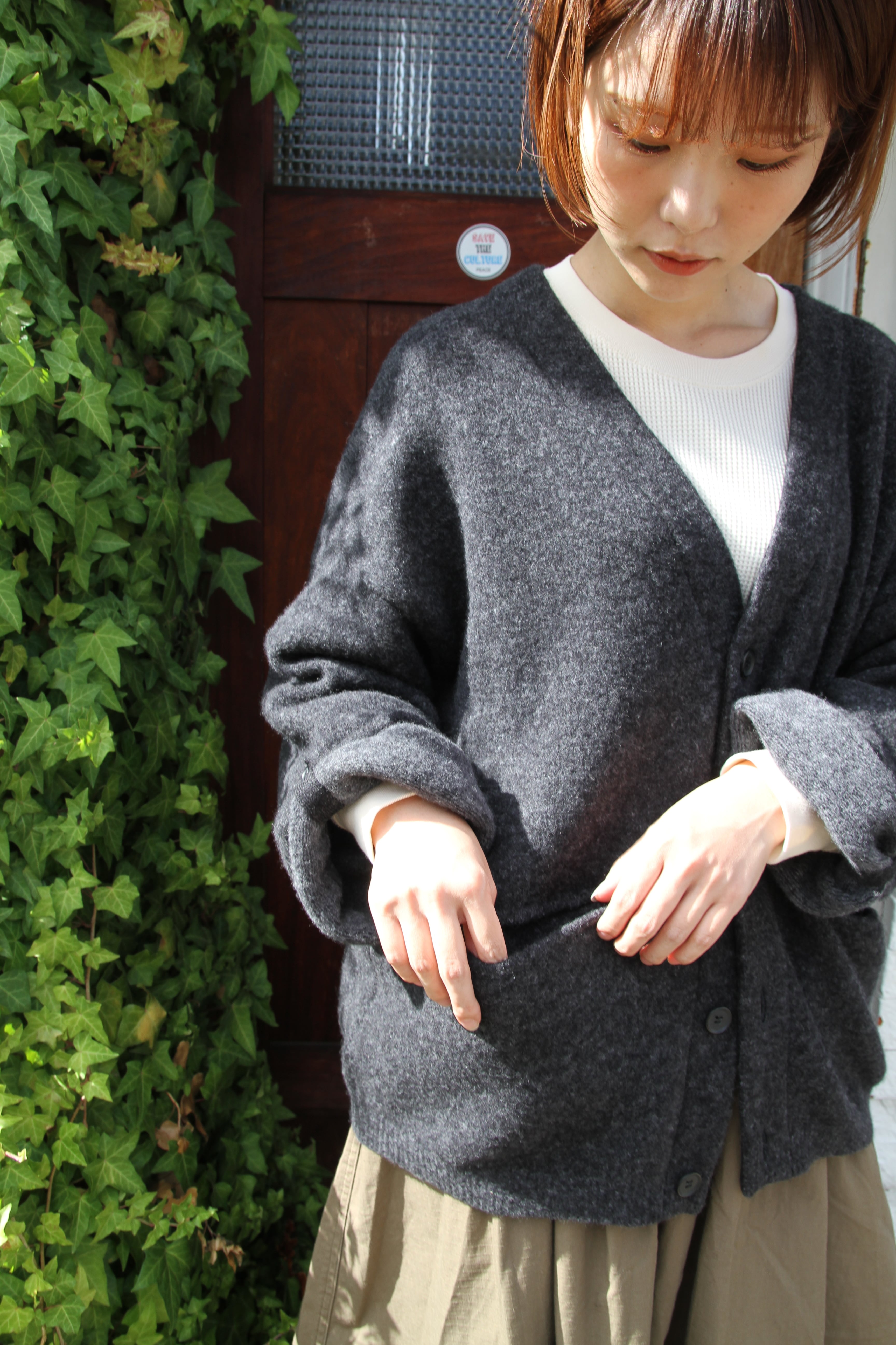 完売御礼_腕まくりで袖の長さ自由自在!! ゆったりサイズのカーディガン