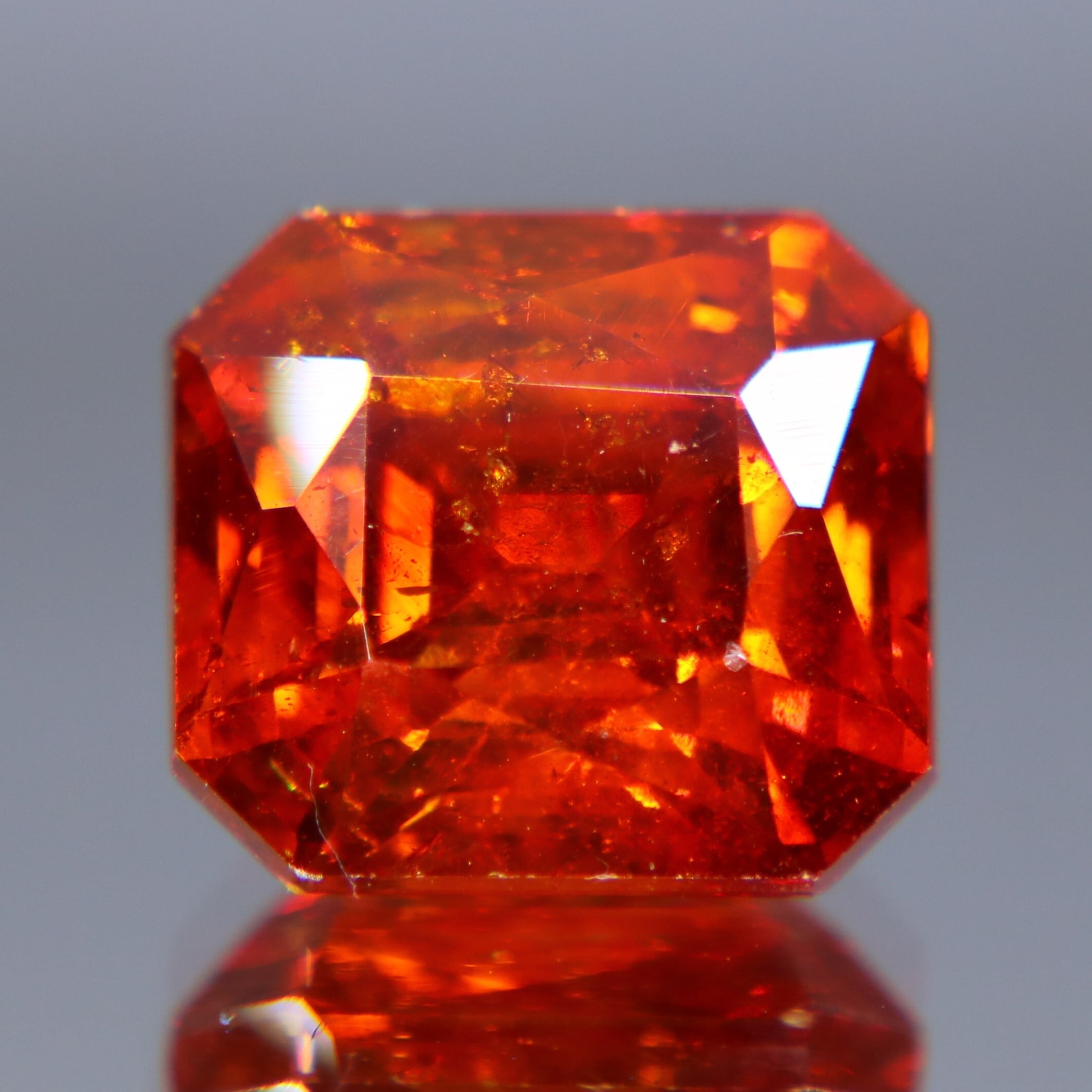 天然スファレライト 8.652ct【P196】 鑑別書付き