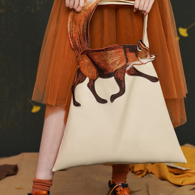 【Camoooni】キツネ刺繍　レザートートバッグ　 10369