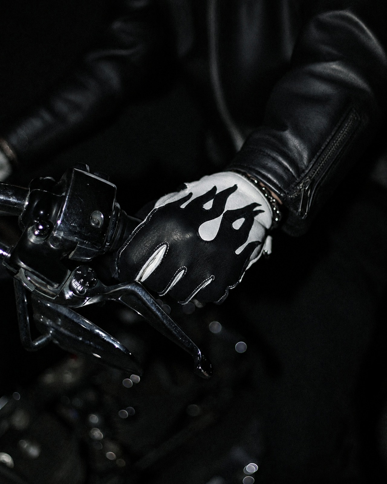 本革/送料無料】FLAMES GLOVE/フレイムスバイクグローブ | BARYFROMTHENORM