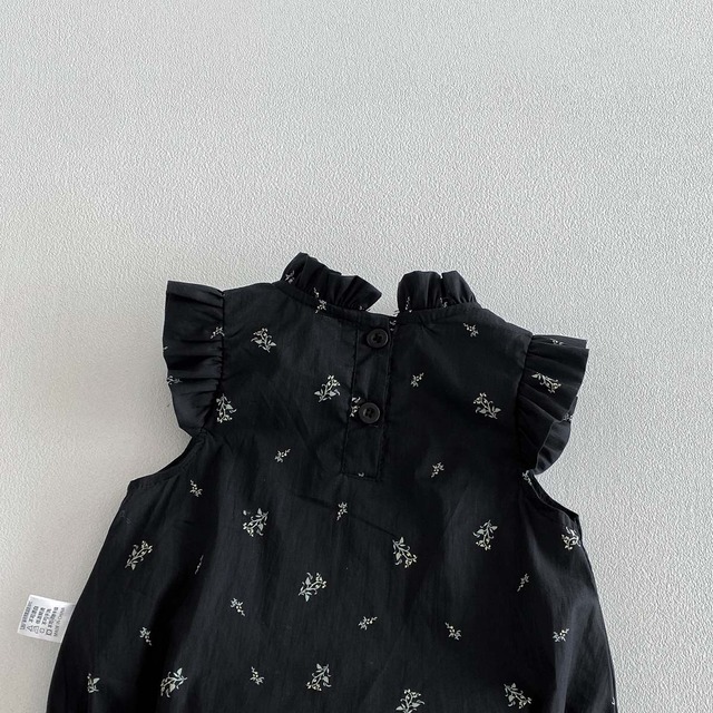 【BABY】ブラック小花柄フリルスタンドカラーロンパース - 11