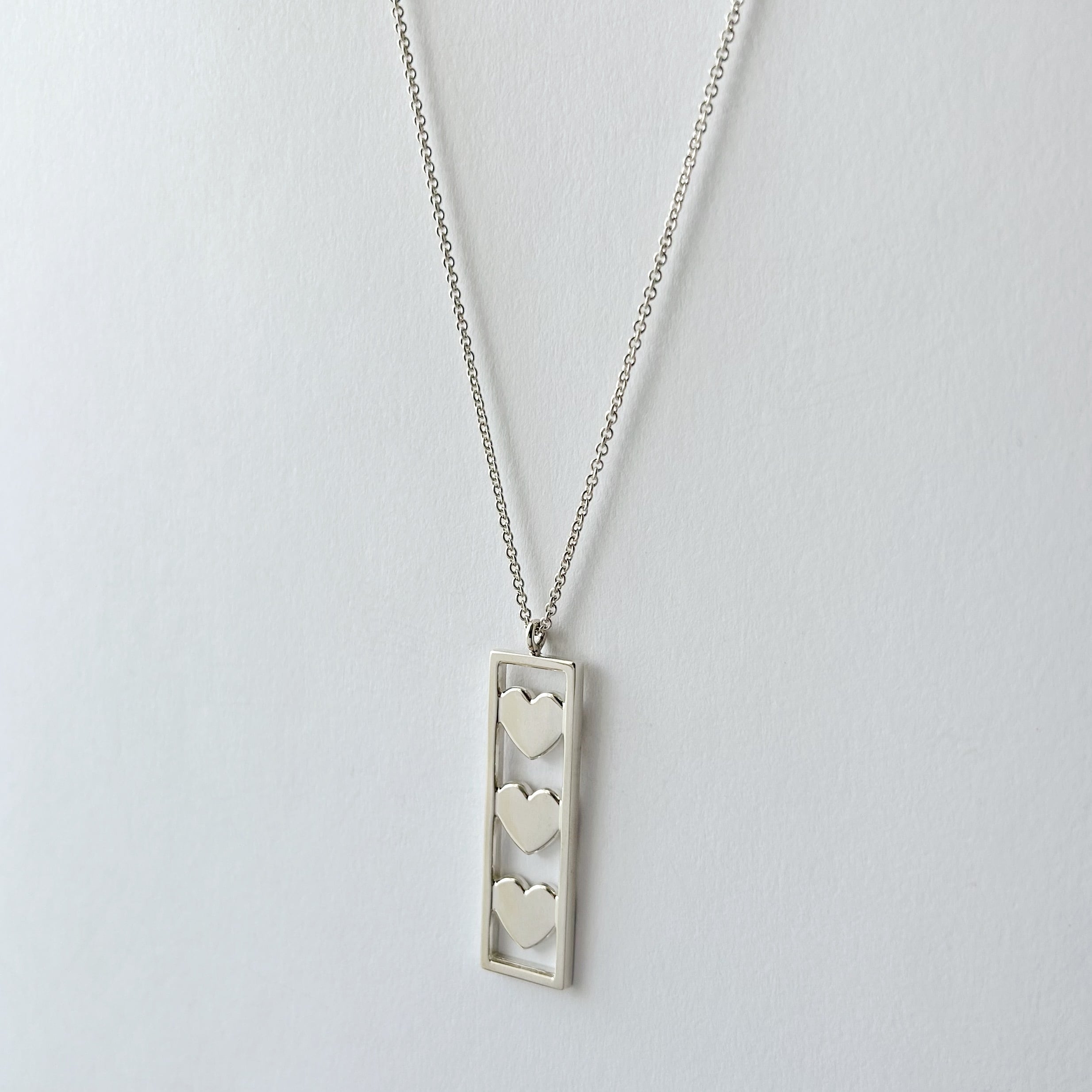 T7159】Tiffany&Co. triple heart plate necklace/silver925