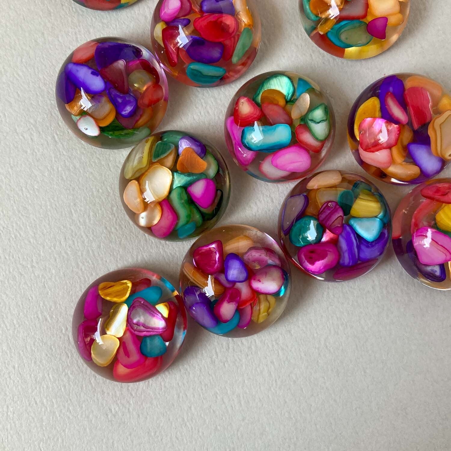 カラフルシェル入りカボション(20mm)