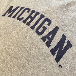 【GILDAN】カレッジ ミシガン大学 Michigan Tシャツアーチロゴ 2XL US古着