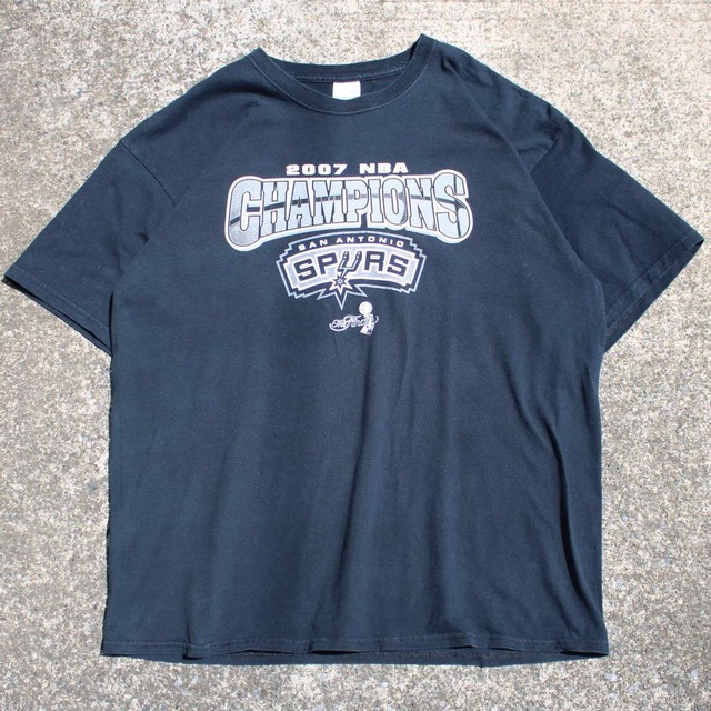 【XLサイズ】00's NBAチャンピオン06/07 サンアントニオ スパーズ 古着 黒 Tシャツ フェード〇