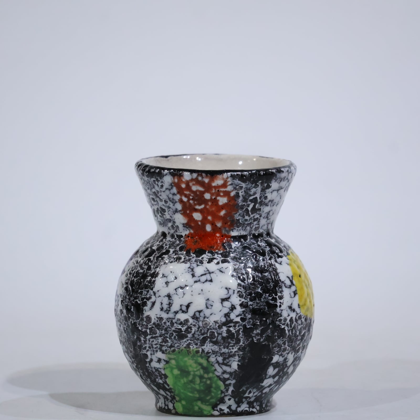 書籍【Fat Lava : West German Ceramics of the 1960s & 70s Japanese