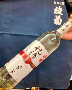 香川県【綾菊酒造】新春を寿ぐ純金箔入りの日本酒でお正月を華やかに♪『綾菊 吟醸〈純金箔入〉500ml』