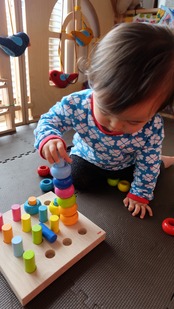 カラーリングのペグ遊び