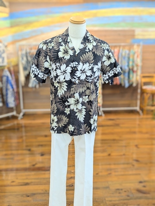 アロハシャツ（Ｓサイズ/ブラック/HIBISCUS AND FERN）