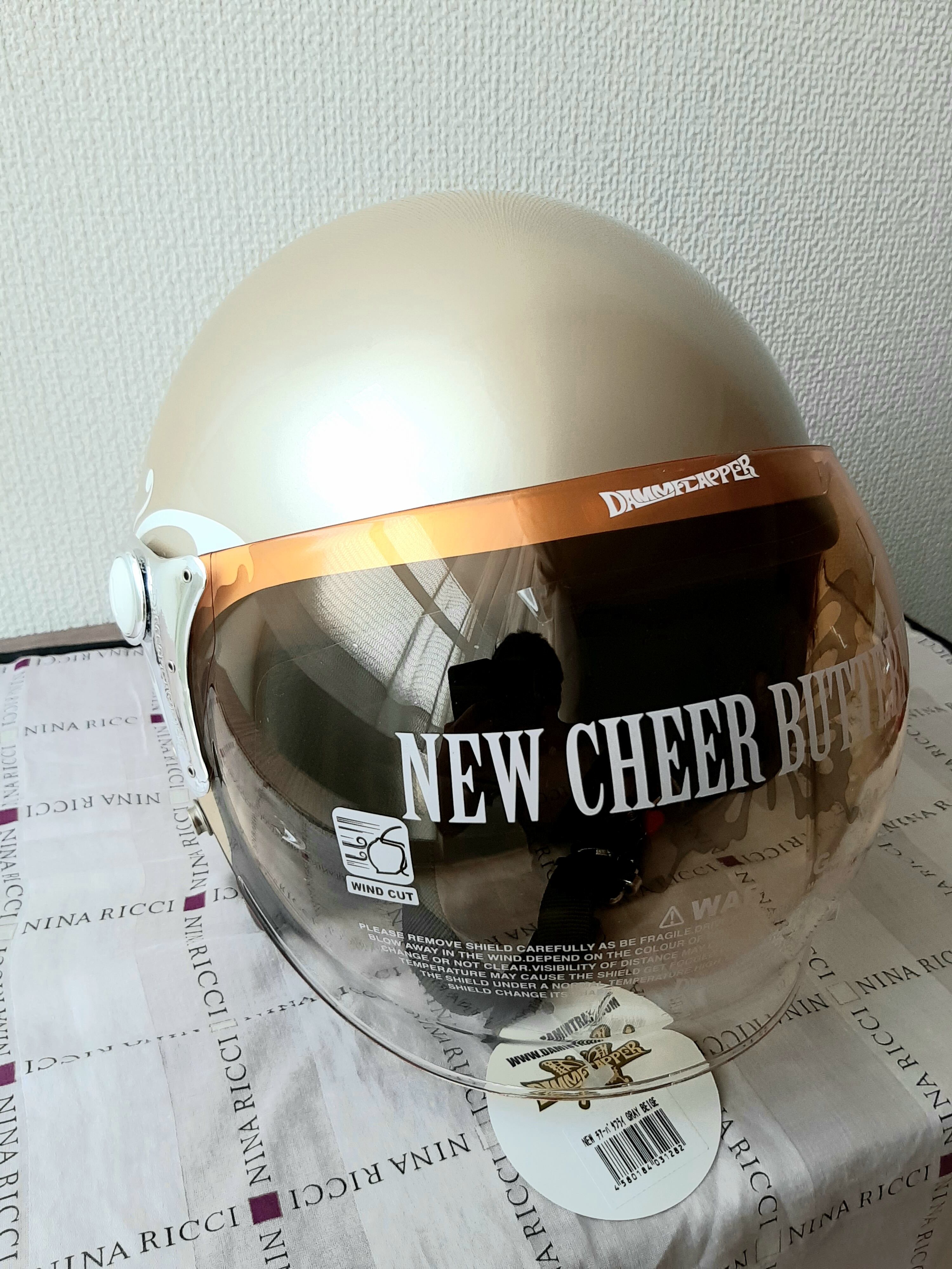 女性用ヘルメット】ニューチアーバタフライ:ダムトラックス
