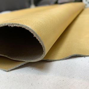 ひつじ革 きんいろ【約49ds / 約1.0mm厚】L12F-024